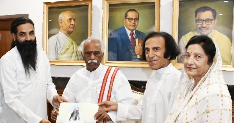 Hon’ble Governor of Haryana meets Yogiraj Swami Lal Ji Maharaj