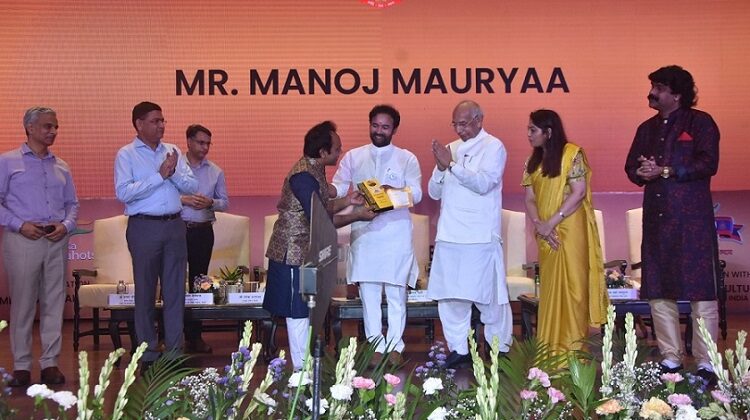 Manoj Mauryaa awarded Raja Ravi Varma Award