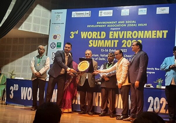 Galgotias University’s Director of Marketing Mr. Raj Singh Bhati awarded with Education Excellence Award 2022 at ESDA Global Summit – WES 2022, Delhi, India