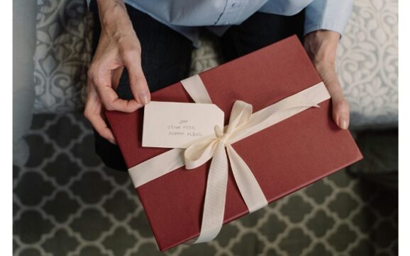 Couple Pitara Introduces Affordable Personalized Gifts for Every Occasion