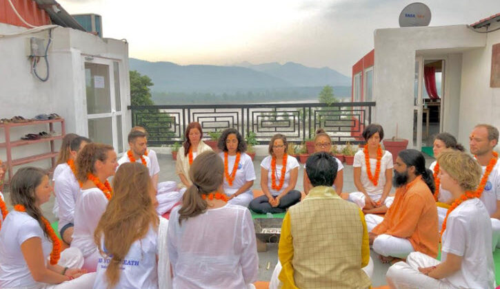 How to Maintain Your Yoga Training Routine During Festival Season