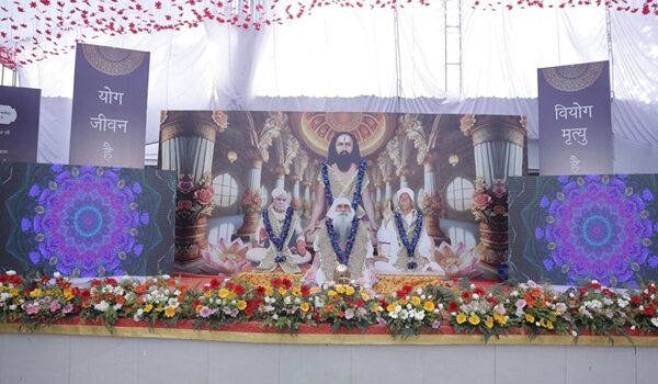 108 कुंड योग महायज्ञ एवं 106वां शुभ जन्मोत्सव दिव्य भक्ति भाव के साथ सम्पन्न