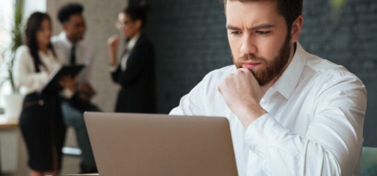 Zero-Balance Account vs Regular Savings Account: Key Differences Explained