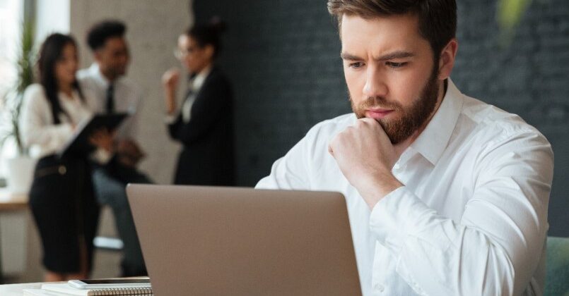 Zero-Balance Account vs Regular Savings Account: Key Differences Explained