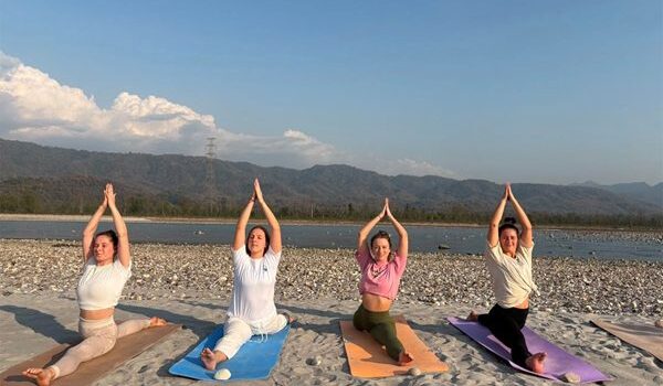 Yoga in Summer: 7 Tips to Stay Cool and Energized