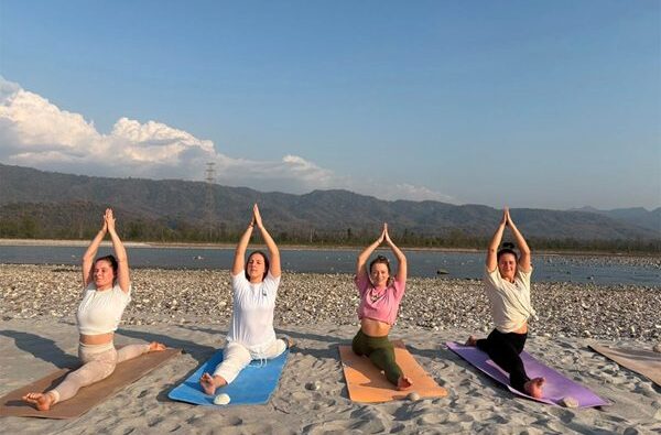 Yoga in Summer: 7 Tips to Stay Cool and Energized